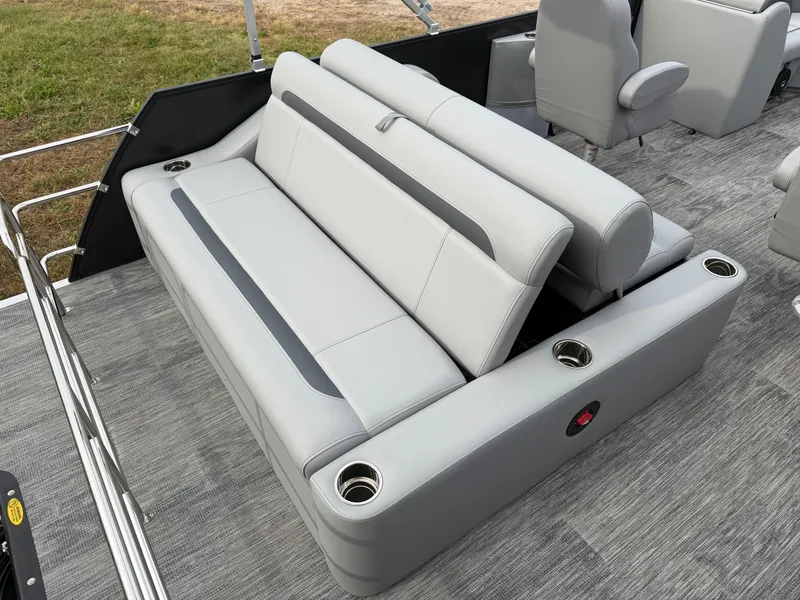 Slide: The Image of Bentley Pontoons Legacy 200 Swingback Pontoon & Honda 4-Stroke EFI 2026 - 20