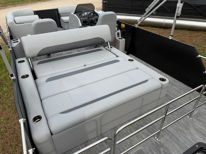 Slide: The Image of Bentley Pontoons Legacy 200 Swingback Pontoon & Honda 4-Stroke EFI 2026 - 24