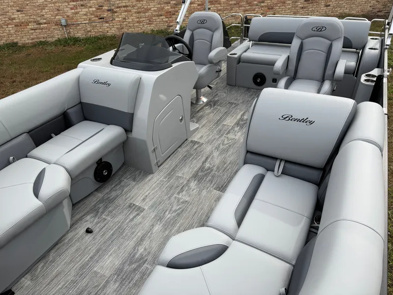 Slide: The Image of Bentley Pontoons Legacy 200 Swingback Pontoon & Honda 4-Stroke EFI 2026 - 31