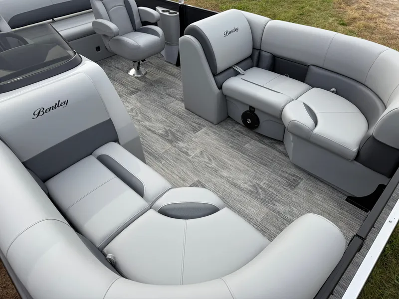Slide: The Image of Bentley Pontoons Legacy 200 Swingback Pontoon & Honda 4-Stroke EFI 2026 - 33