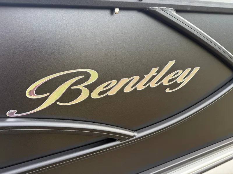 Slide: The Image of Bentley Pontoons Legacy 200 Swingback Pontoon & Honda 4-Stroke EFI 2026 - 38