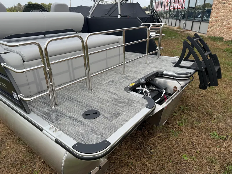 Slide: The Image of Bentley Pontoons Legacy 200 Swingback Pontoon & Honda 4-Stroke EFI 2026 - 39