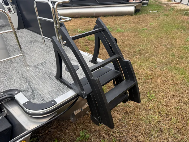 Slide: The Image of Bentley Pontoons Legacy 200 Swingback Pontoon & Honda 4-Stroke EFI 2026 - 43