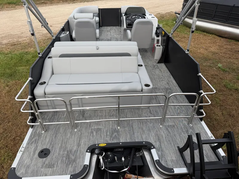 Slide: The Image of Bentley Pontoons Legacy 200 Swingback Pontoon & Honda 4-Stroke EFI 2026 - 5
