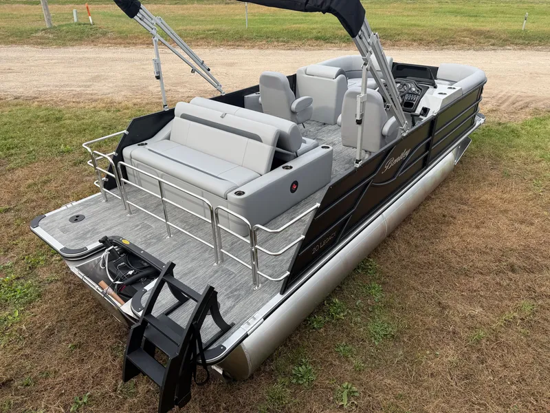 Slide: The Image of Bentley Pontoons Legacy 200 Swingback Pontoon & Honda 4-Stroke EFI 2026 - 7