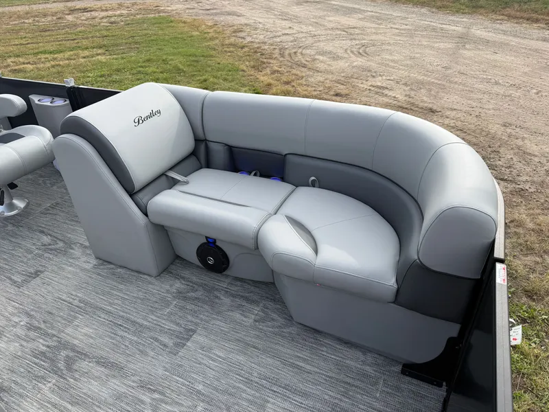 Slide: The Image of Bentley Pontoons Legacy 220 Swingback Pontoon & Honda 4-Stroke EFI 2026 - 10