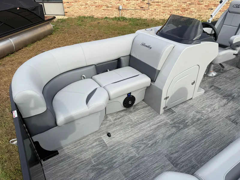 Slide: The Image of Bentley Pontoons Legacy 220 Swingback Pontoon & Honda 4-Stroke EFI 2026 - 11