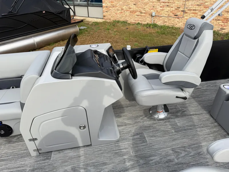 Slide: The Image of Bentley Pontoons Legacy 220 Swingback Pontoon & Honda 4-Stroke EFI 2026 - 13