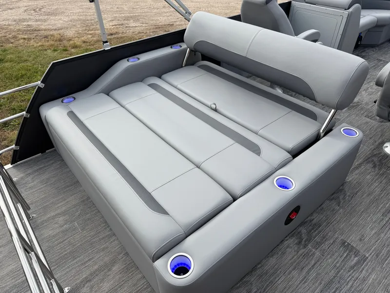 Slide: The Image of Bentley Pontoons Legacy 220 Swingback Pontoon & Honda 4-Stroke EFI 2026 - 20