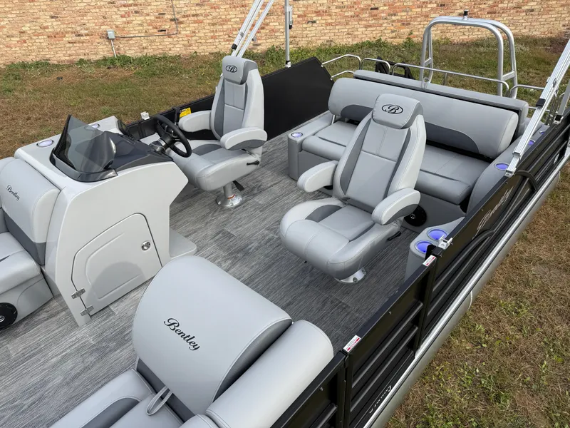 Slide: The Image of Bentley Pontoons Legacy 220 Swingback Pontoon & Honda 4-Stroke EFI 2026 - 3