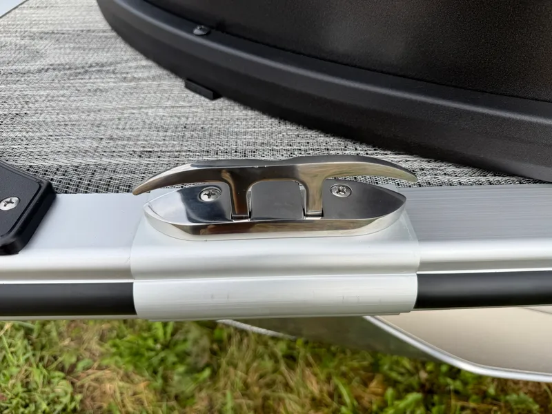 Slide: The Image of Bentley Pontoons Legacy 220 Swingback Pontoon & Honda 4-Stroke EFI 2026 - 37