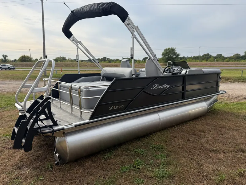 Slide: The Image of Bentley Pontoons Legacy 220 Swingback Pontoon & Honda 4-Stroke EFI 2026 - 46