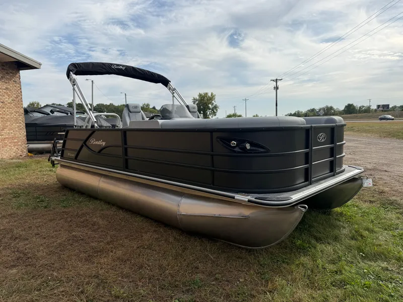 Slide: The Image of Bentley Pontoons Legacy 220 Swingback Pontoon & Honda 4-Stroke EFI 2026 - 47