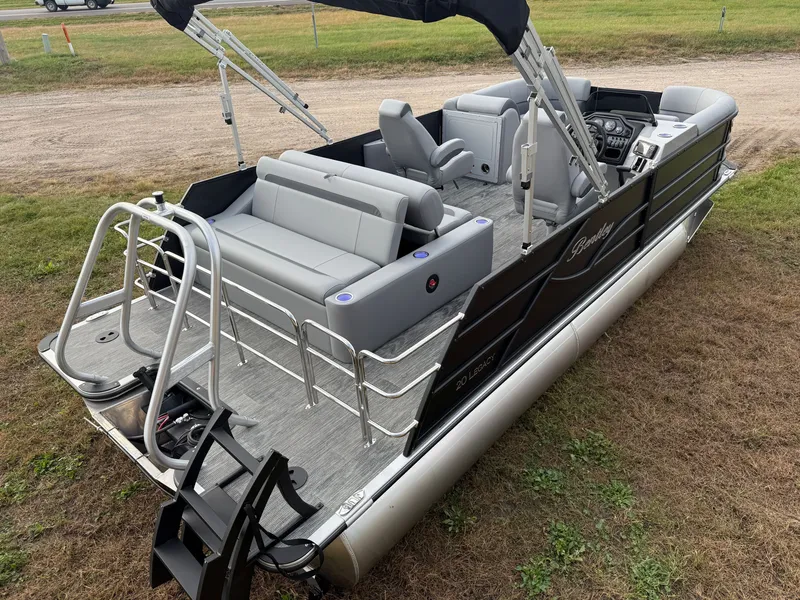 Slide: The Image of Bentley Pontoons Legacy 220 Swingback Pontoon & Honda 4-Stroke EFI 2026 - 7