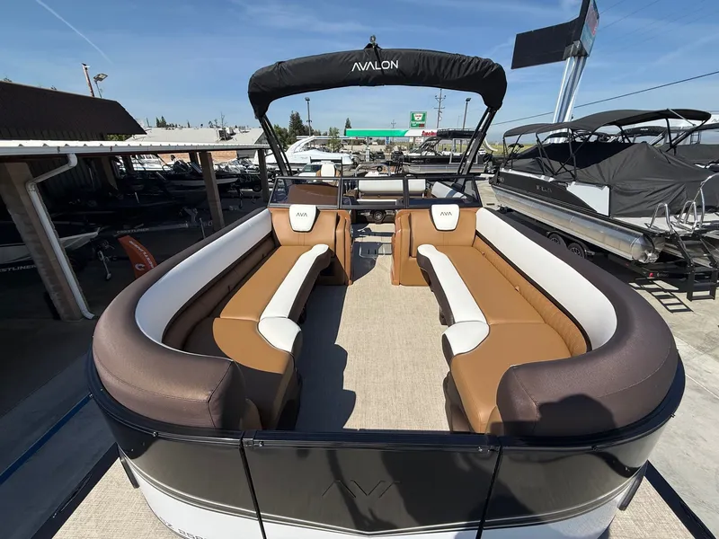 Slide: The Image of Avalon 25' LSZ Platinum Versatile Rear Bench Windshield w/ 200HP Mercury! 2026 - 4