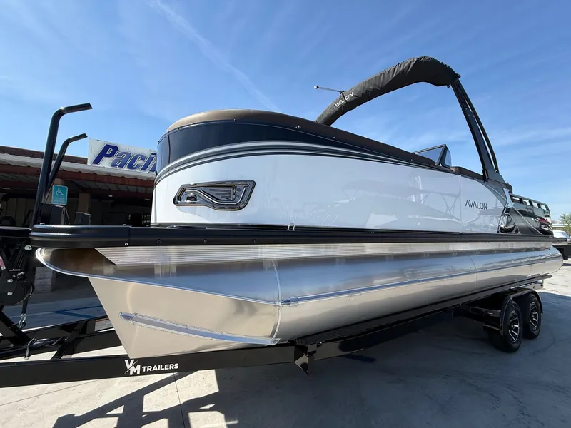 Slide: The Image of Avalon 25' LSZ Platinum Versatile Rear Bench Windshield w/ 200HP Mercury! 2026 - 9