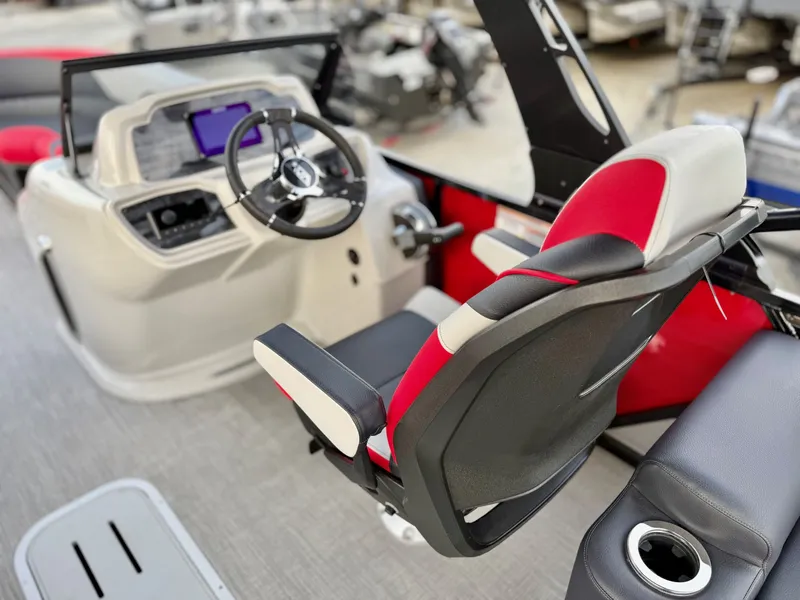 Slide: The Image of Avalon LSZ Platinum Elite Windshield w/ 200HP Pro XS Mercury! 2026 - 14