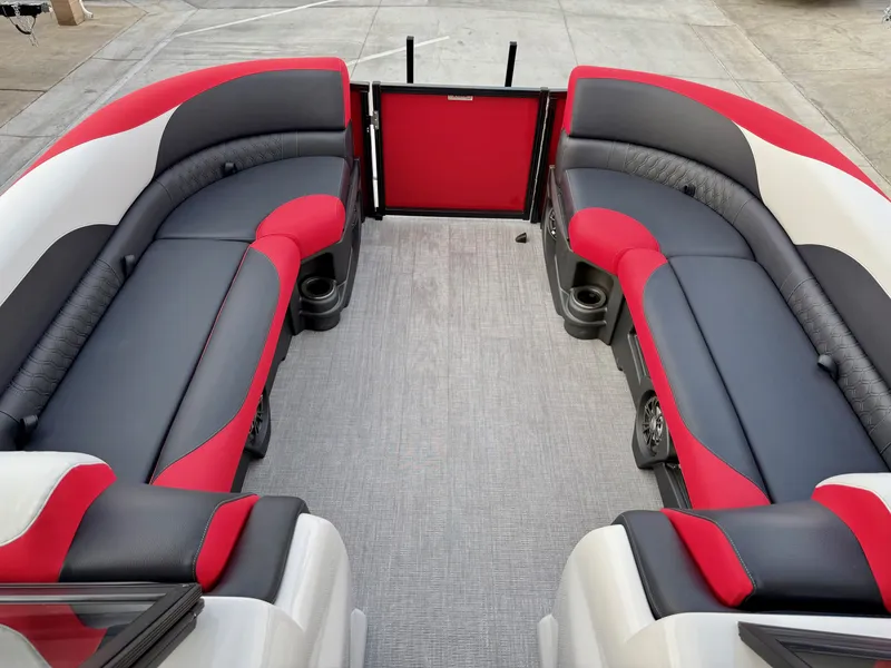 Slide: The Image of Avalon LSZ Platinum Elite Windshield w/ 200HP Pro XS Mercury! 2026 - 17