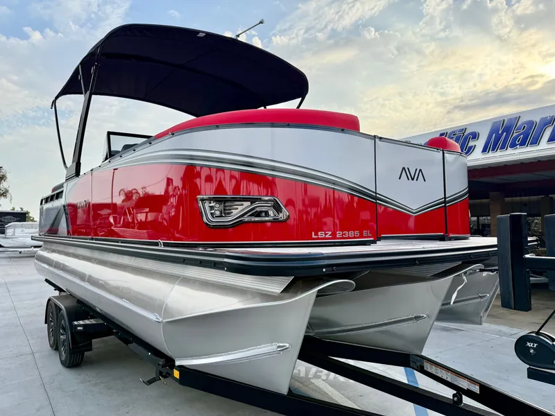 Slide: The Image of Avalon LSZ Platinum Elite Windshield w/ 200HP Pro XS Mercury! 2026 - 8