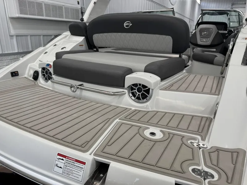 Slide: The Image of Crownline Boats 260 SS 2026 - 11