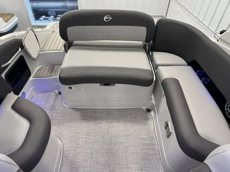 Slide: The Image of Crownline Boats 260 SS 2026 - 16