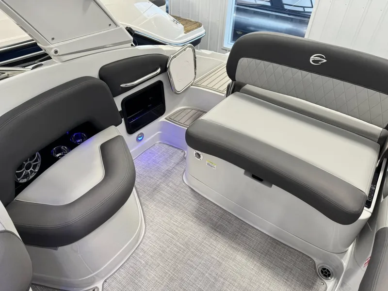 Slide: The Image of Crownline Boats 260 SS 2026 - 17