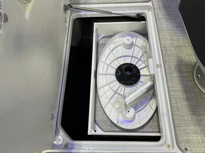 Slide: The Image of Crownline Boats 260 SS 2026 - 26