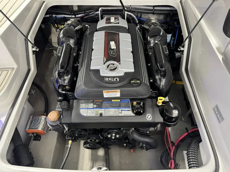 Slide: The Image of Crownline Boats 260 SS 2026 - 27