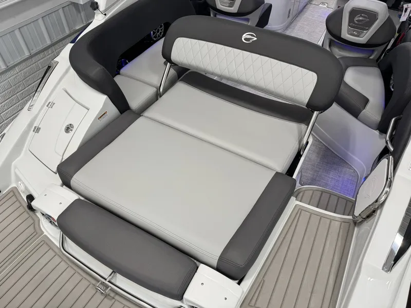 Slide: The Image of Crownline Boats 260 SS 2026 - 29