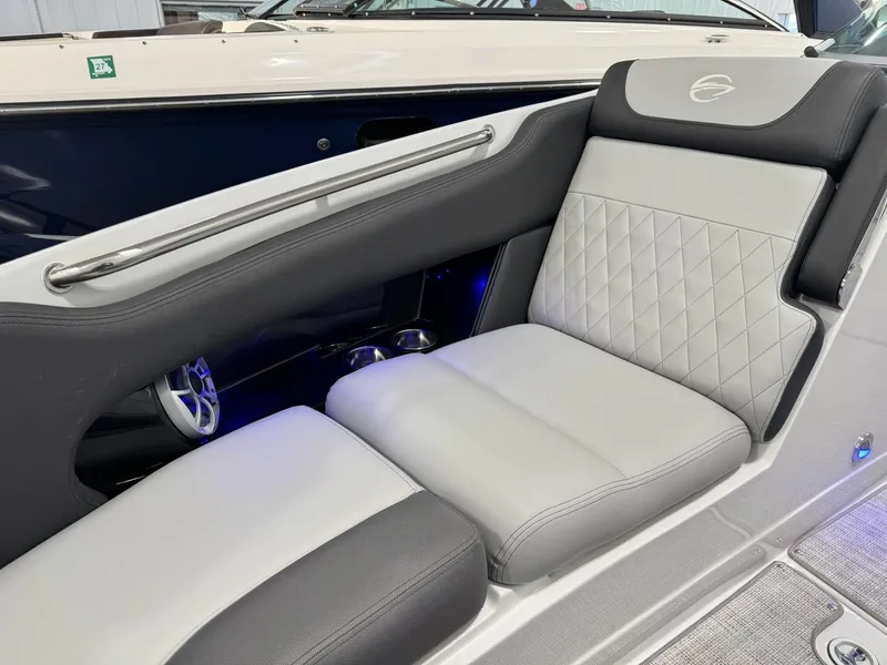 Slide: The Image of Crownline Boats 260 SS 2026 - 3