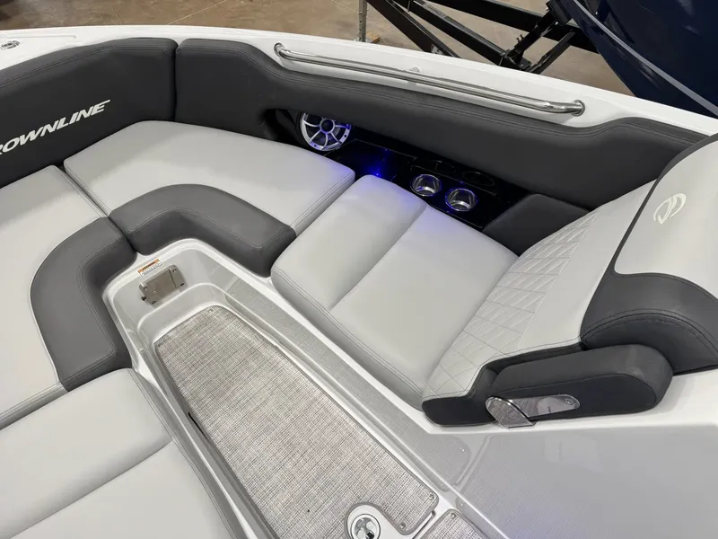 Slide: The Image of Crownline Boats 260 SS 2026 - 31