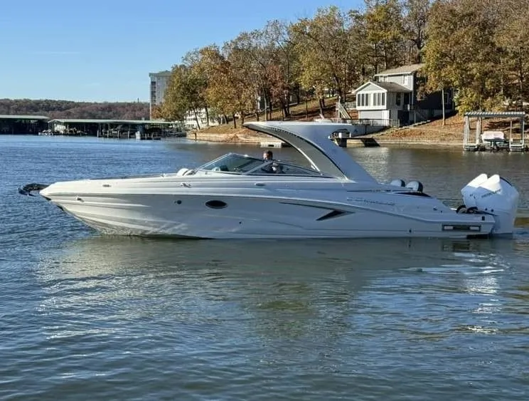 The Image of Crownline Boats 318 SS 2026 - 1