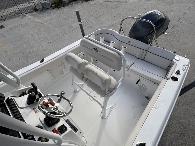 Slide: The Image of Sea Hunt Ultra 219 2021 - 17