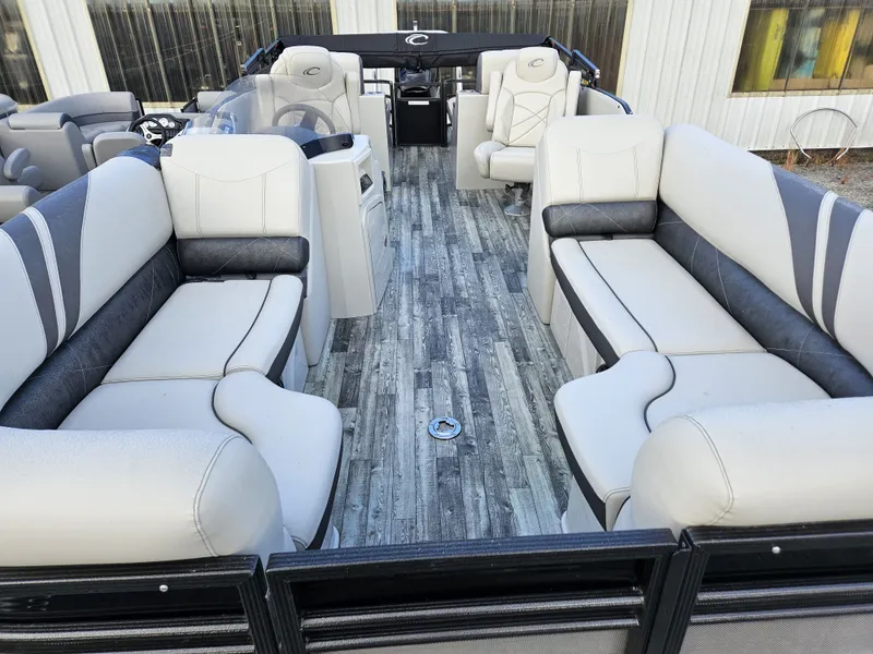 Slide: The Image of Crest Classic 230 CP3 2018 - 12