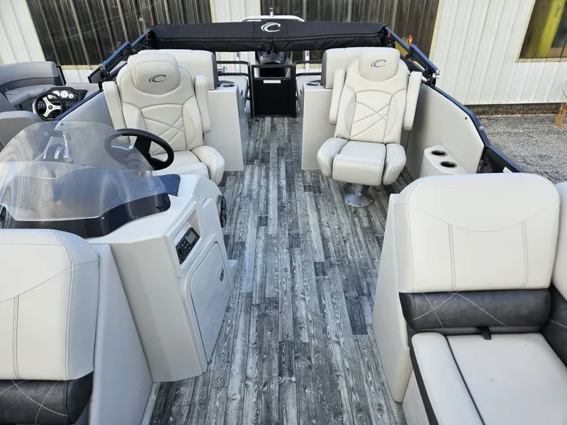 Slide: The Image of Crest Classic 230 CP3 2018 - 7