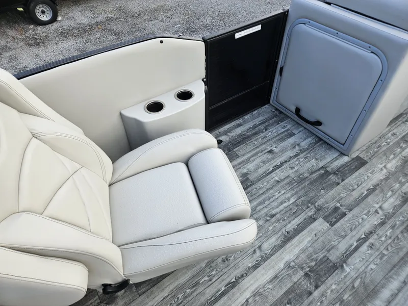 Slide: The Image of Crest Classic 230 CP3 2018 - 8