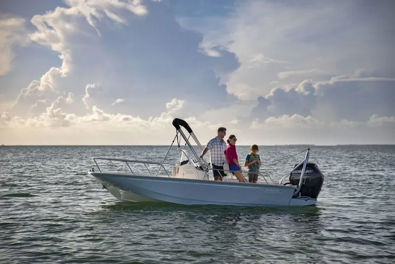 The Image of Boston Whaler 170 Montauk 2026 - 1