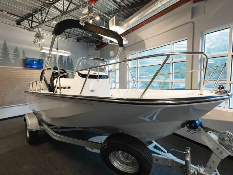 Slide: The Image of Boston Whaler 170 Montauk 2026 - 3