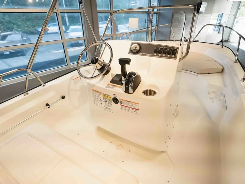 Slide: The Image of Boston Whaler 170 Montauk 2026 - 7
