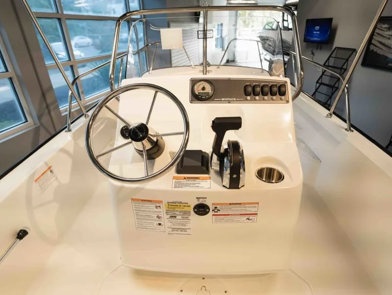 Slide: The Image of Boston Whaler 170 Montauk 2026 - 8