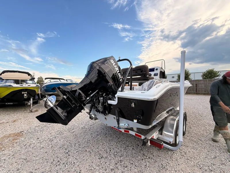 Slide: The Image of Sea Pro 202 Center Console 2025 - 11