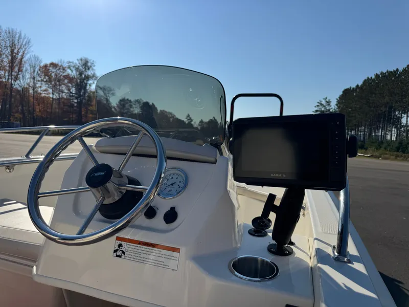 Slide: The Image of Boston Whaler 160 Super Sport 2022 - 10
