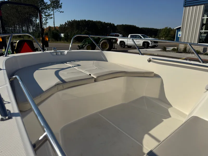 Slide: The Image of Boston Whaler 160 Super Sport 2022 - 7