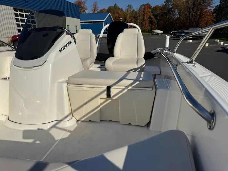 Slide: The Image of Boston Whaler 160 Super Sport 2022 - 8