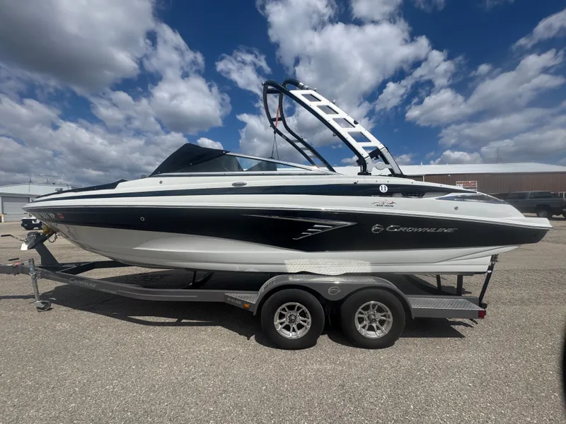 Slide: The Image of Crownline Boats 240 SS 2023 - 3