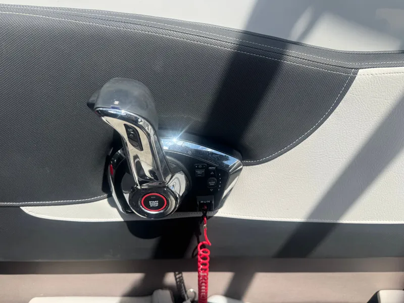 Slide: The Image of Crownline Boats 240 SS 2023 - 5