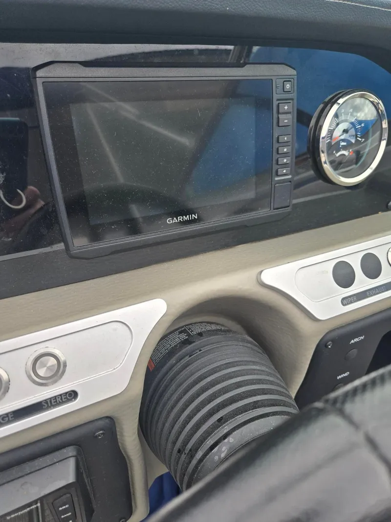 Slide: The Image of Crownline Boats Eclipse E235 2023 - 11