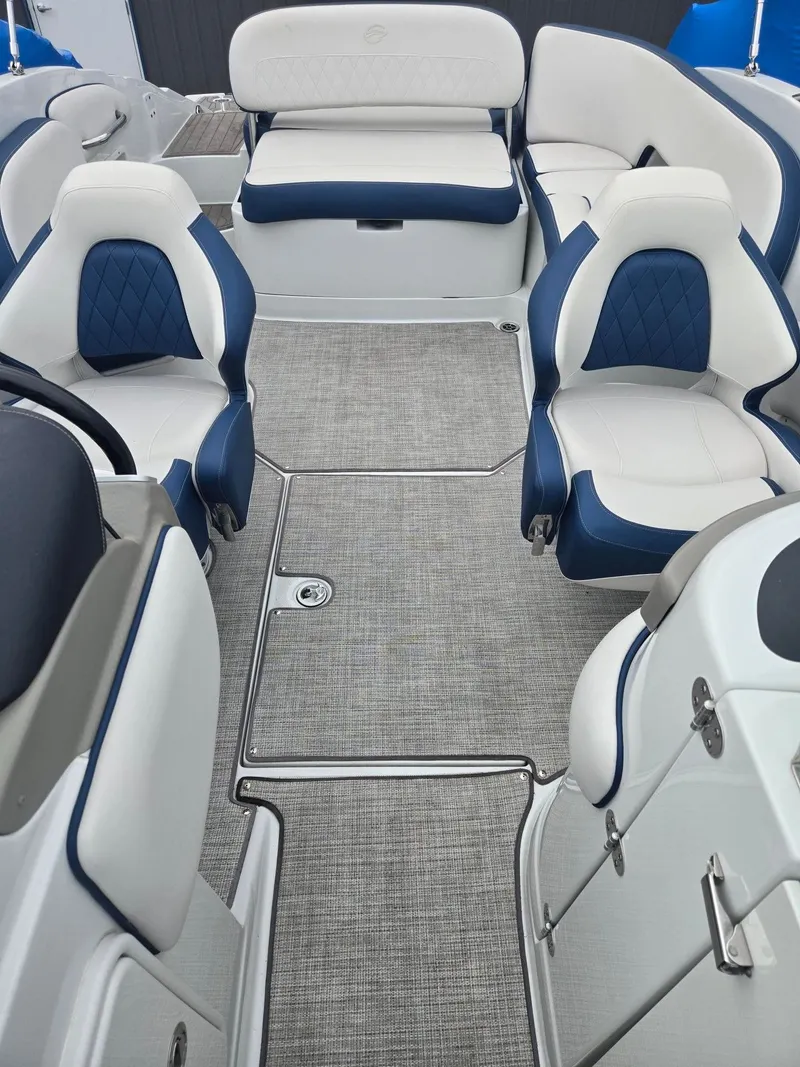 Slide: The Image of Crownline Boats Eclipse E235 2023 - 16