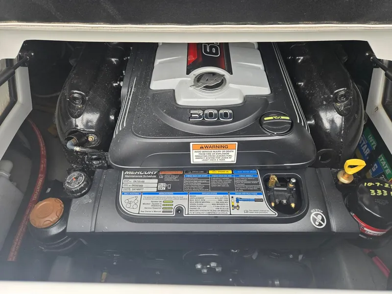 Slide: The Image of Crownline Boats Eclipse E235 2023 - 21