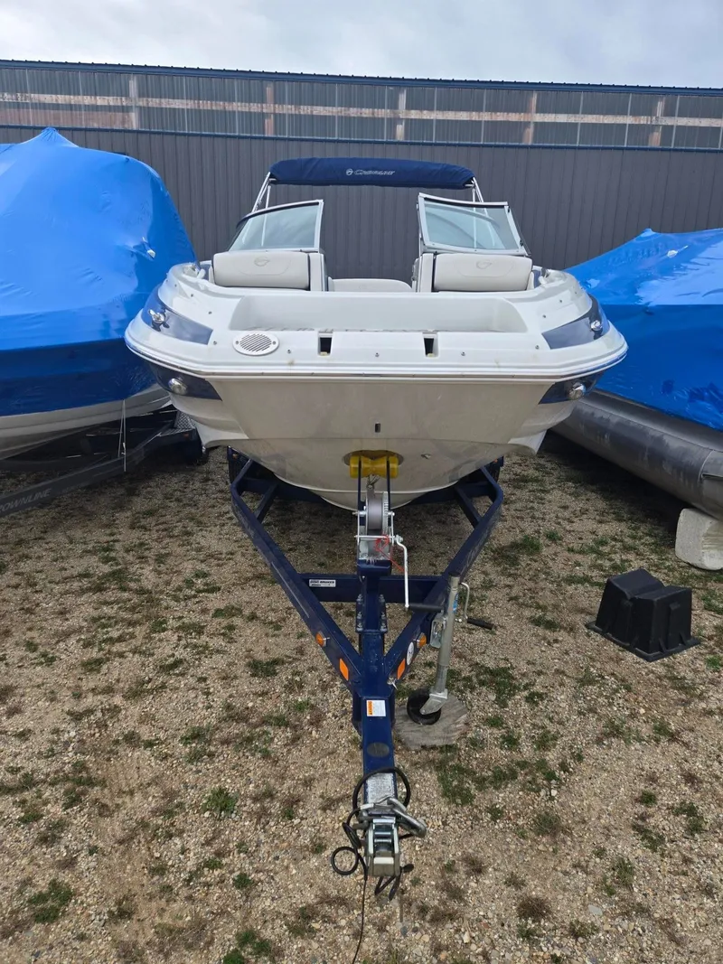 Slide: The Image of Crownline Boats Eclipse E235 2023 - 4